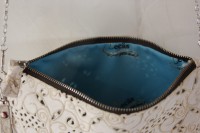 /album/fotogaleria-clutch-creek-crude1/bandolera-potro-troquelada-crude-interior-jpg/